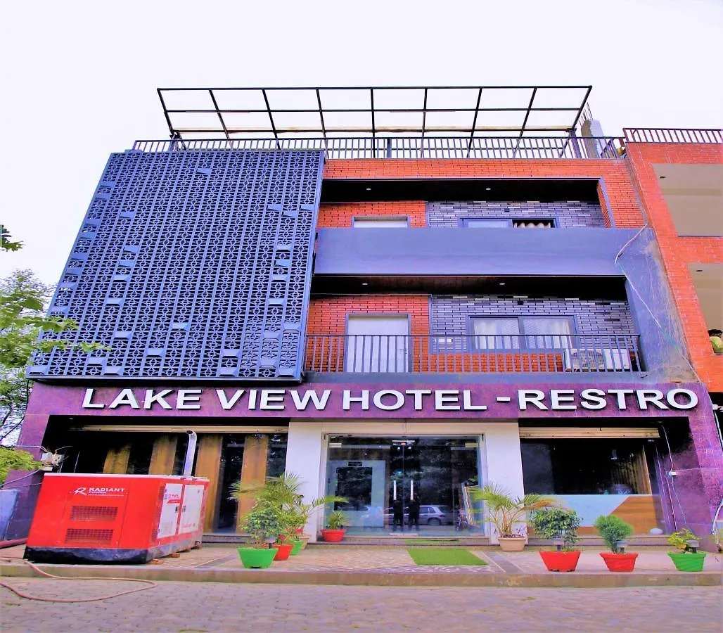 Lake View Hotel 우다이푸르