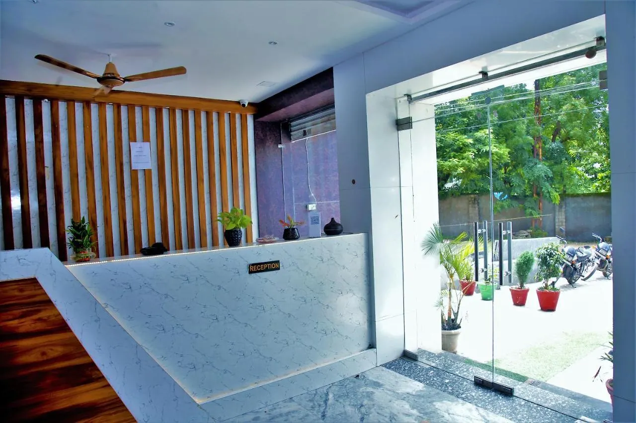 Lake View Hotel Udaipur 3*,